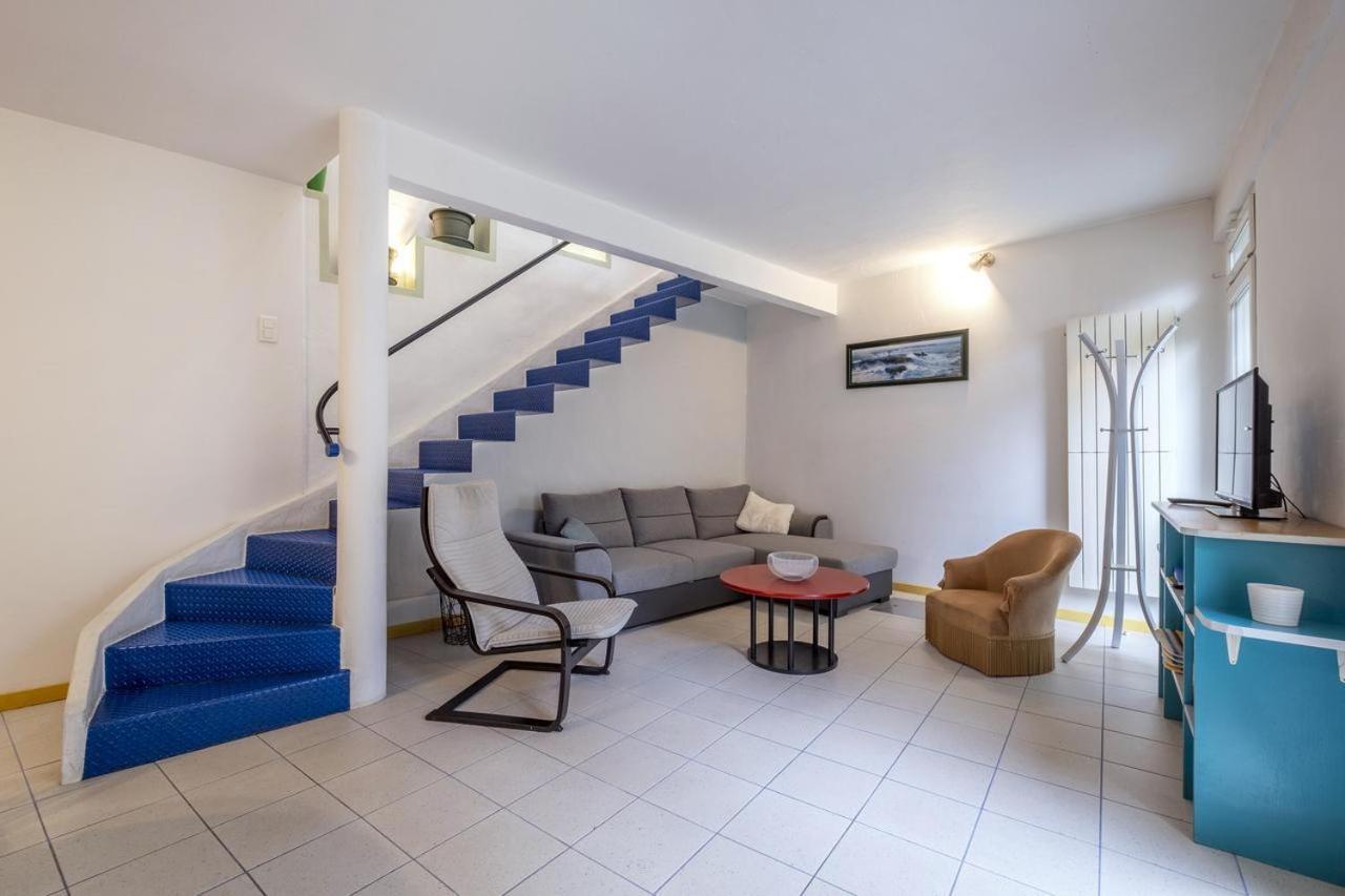 Les Volets Bleus T3 De 80 M2 Patio Privatif Apartment Rochefort  Exterior photo